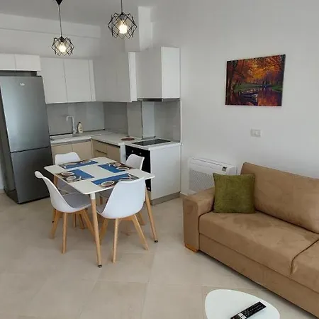 Reina Apartments_lura 3_gjiri Lalzit Apartment *